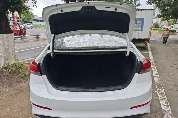 Used Hyundai Elantra (6th Generation / Lingdong) 2016 1.6L Automatic ZhiXuan – Elite Version Trunk