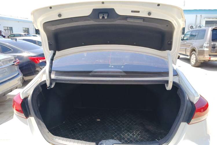 Used Hyundai Elantra (6th Generation / Lingdong) 2016 1.6L Automatic ZhiXuan – Elite Version Trunk