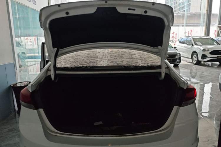 Used Hyundai Elantra (6th Generation / Lingdong) 2016 1.6L Automatic ZhiXuan – Elite Version Trunk