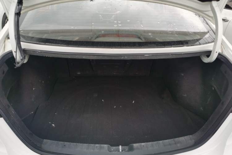 Used Hyundai Elantra (6th Generation / Lingdong) 2016 1.6L Automatic ZhiXuan – Elite Version Trunk