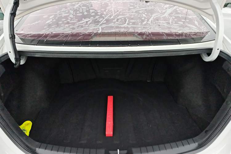 Used Hyundai Elantra (6th Generation / Lingdong) 2016 1.6L Automatic ZhiXuan – Elite Version Trunk