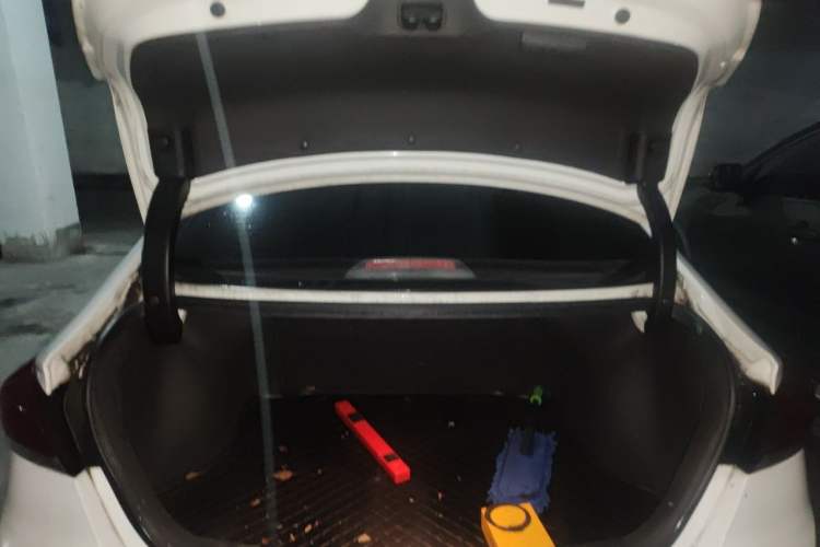 Used Hyundai Elantra (6th Generation / Lingdong) 2016 1.6L Automatic ZhiXuan – Elite Version Trunk