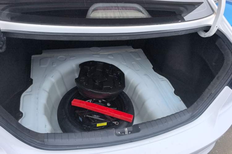 Used Hyundai Elantra (6th Generation / Lingdong) 2016 1.6L Manual ZhiXuan · Dynamic Model Trunk