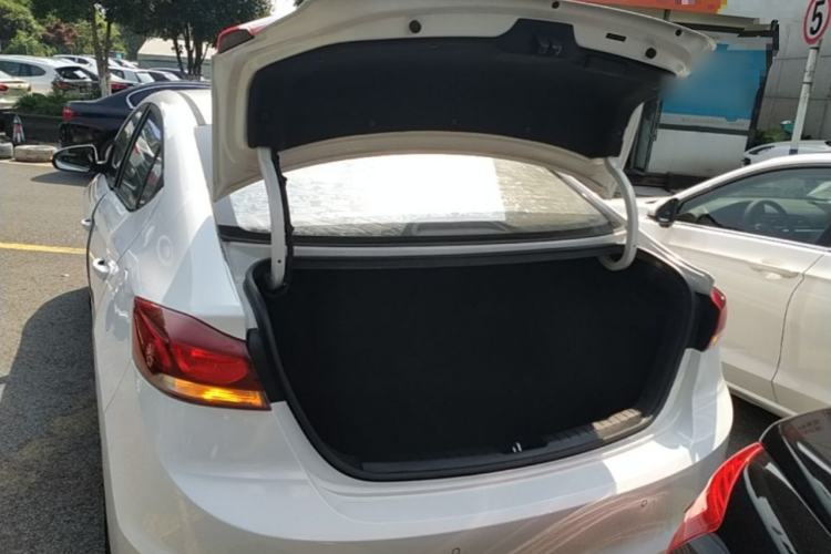 Used Hyundai Elantra (6th Generation / Lingdong) 2016 1.6L Automatic ZhiXuan – Elite Version Trunk