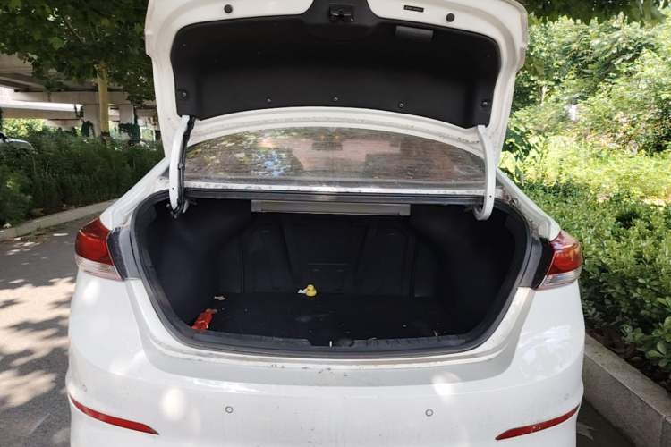 Used Hyundai Elantra (6th Generation / Lingdong) 2016 1.6L Automatic ZhiXuan – Elite Version Trunk