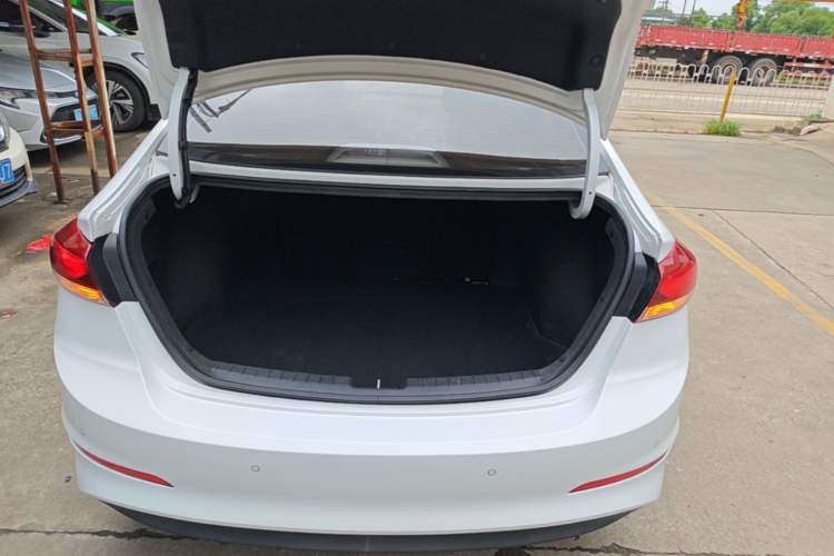 Used Hyundai Elantra (6th Generation / Lingdong) 2016 1.6L Automatic ZhiXuan – Elite Version Trunk