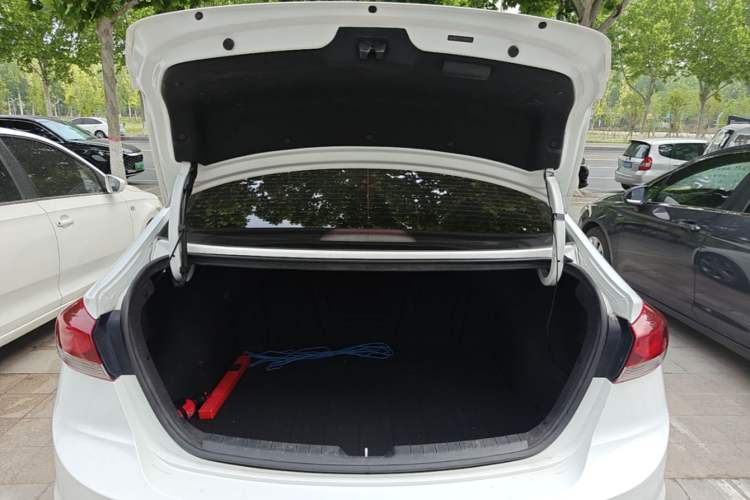 Used Hyundai Elantra (6th Generation / Lingdong) 2016 1.6L Automatic ZhiXuan – Elite Version Trunk