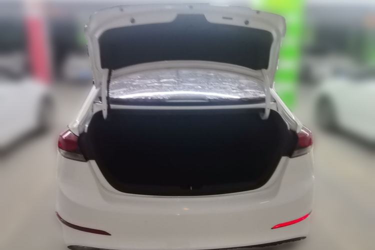 Used Hyundai Elantra (6th Generation / Lingdong) 2016 1.4T Dual-Clutch Xuan Dong · Dynamic Version Trunk