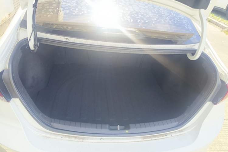Used Hyundai Elantra (6th Generation / Lingdong) 2016 1.6L Automatic ZhiXuan – Elite Version Trunk