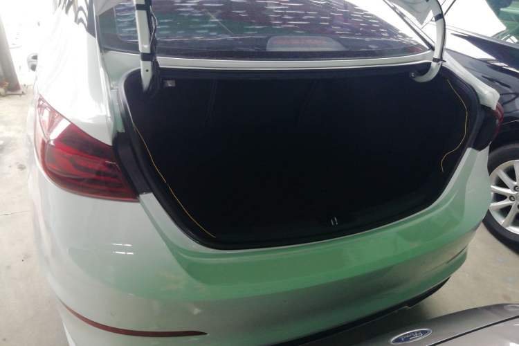 Used Hyundai Elantra (6th Generation / Lingdong) 2016 1.4T Dual-Clutch Xuan Dong · Flagship Edition Trunk