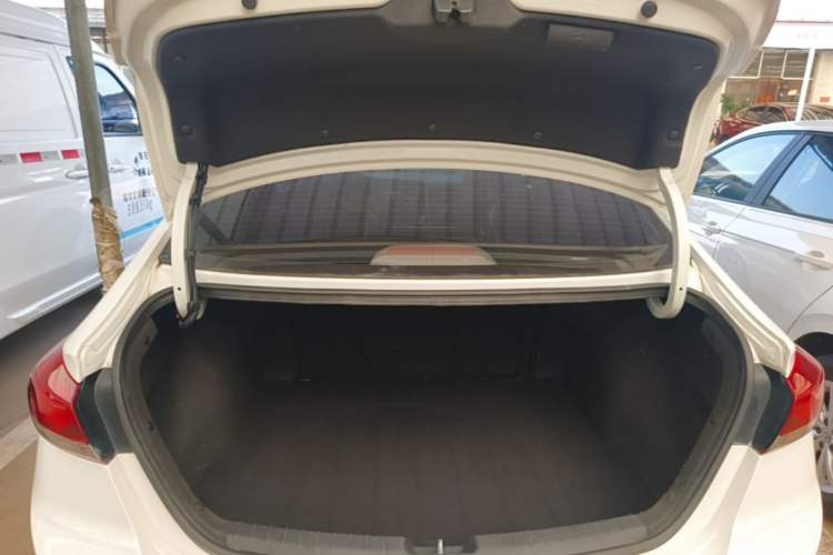 Used Hyundai Elantra (6th Generation / Lingdong) 2016 1.6L Automatic ZhiXuan – Elite Version Trunk