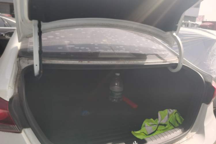 Used Hyundai Elantra (6th Generation / Lingdong) 2016 1.6L Manual ZhiXuan · Dynamic Model Trunk
