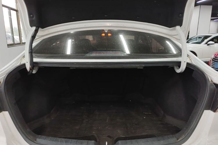 Used Hyundai Elantra (6th Generation / Lingdong) 2016 1.6L Automatic ZhiXuan – Elite Version Trunk