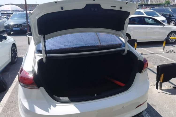Used Hyundai Elantra (6th Generation / Lingdong) 2016 1.6L Automatic ZhiXuan – Elite Version Trunk