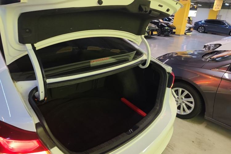 Used Hyundai Elantra (6th Generation / Lingdong) 2016 1.4T Dual-Clutch Xuan Dong · Dynamic Version Trunk