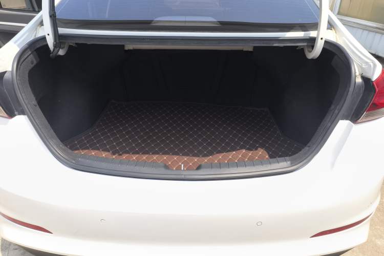 Used Hyundai Elantra (6th Generation / Lingdong) 2016 1.6L Automatic ZhiXuan – Elite Version Trunk