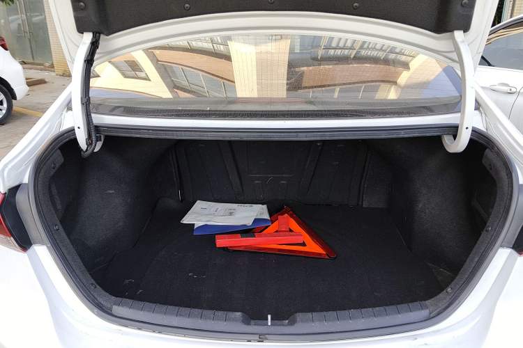 Used Hyundai Elantra (6th Generation / Lingdong) 2016 1.6L Automatic ZhiXuan – Elite Version Trunk