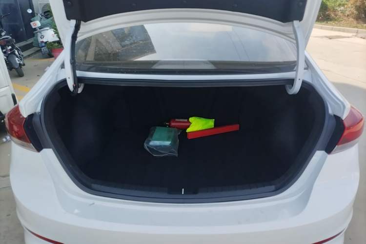 Used Hyundai Elantra (6th Generation / Lingdong) 2016 1.6L Automatic ZhiXuan – Elite Version Trunk