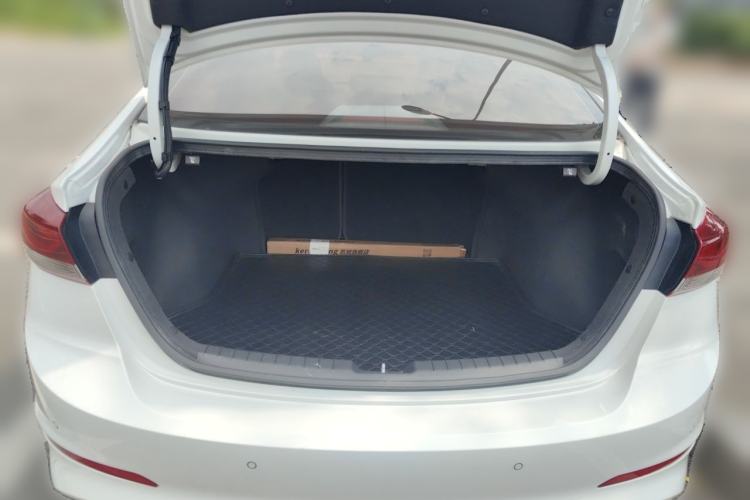 Used Hyundai Elantra (6th Generation / Lingdong) 2016 1.6L Automatic ZhiXuan · Flagship Edition Trunk