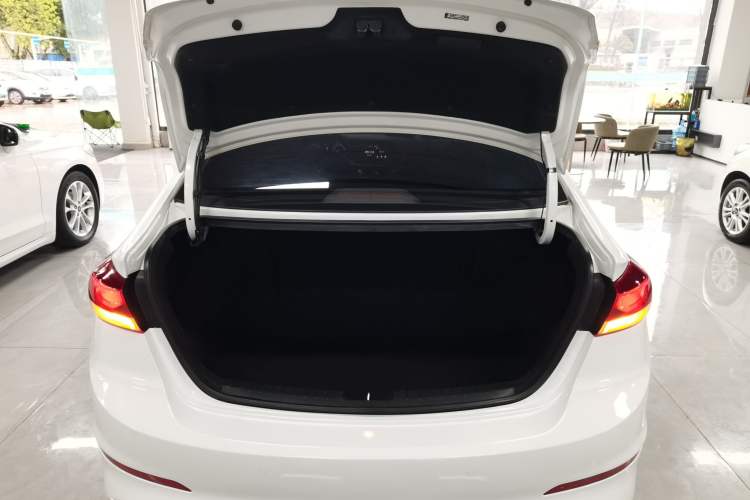 Used Hyundai Elantra (6th Generation / Lingdong) 2016 1.6L Automatic ZhiXuan – Elite Version Trunk