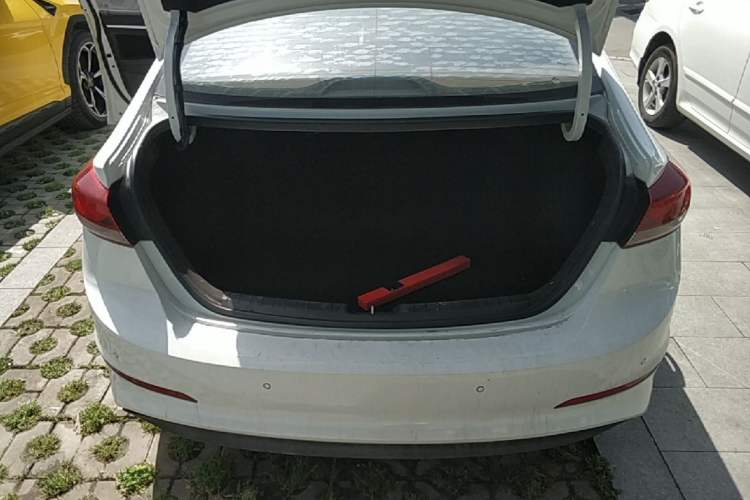 Used Hyundai Elantra (6th Generation / Lingdong) 2016 1.6L Automatic ZhiXuan – Elite Version Trunk