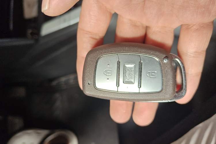 Used Hyundai Elantra (6th Generation / Lingdong) 2016 1.6L Automatic ZhiXuan – Elite Version Vehicle Key