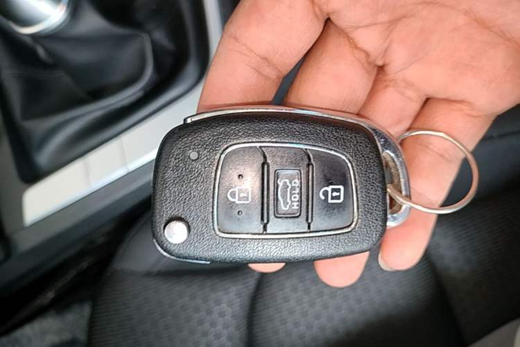 Used Hyundai Elantra (6th Generation / Lingdong) 2016 1.6L Manual ZhiXuan · Dynamic Model Vehicle Key
