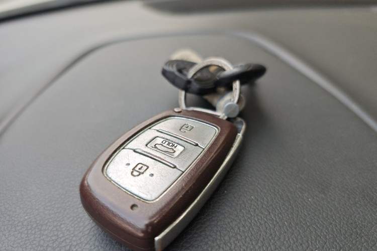 Used Hyundai Elantra (6th Generation / Lingdong) 2016 1.6L Automatic ZhiXuan · Luxury Version Vehicle Key