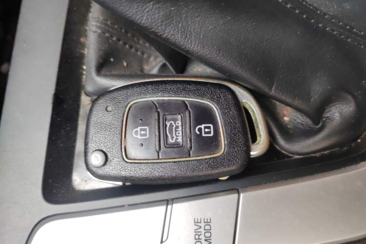 Used Hyundai Elantra (6th Generation / Lingdong) 2016 1.6L Automatic ZhiXuan – Elite Version Vehicle Key
