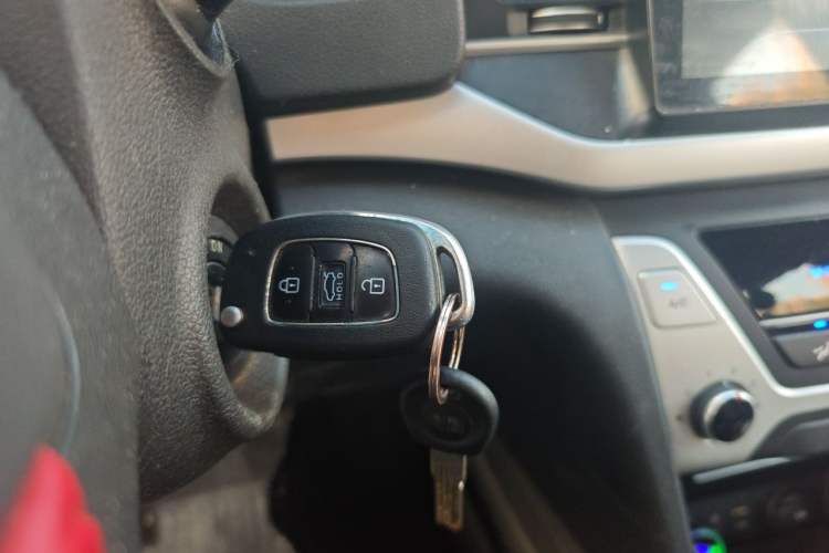 Used Hyundai Elantra (6th Generation / Lingdong) 2016 1.6L Manual ZhiXuan · Dynamic Model Vehicle Key