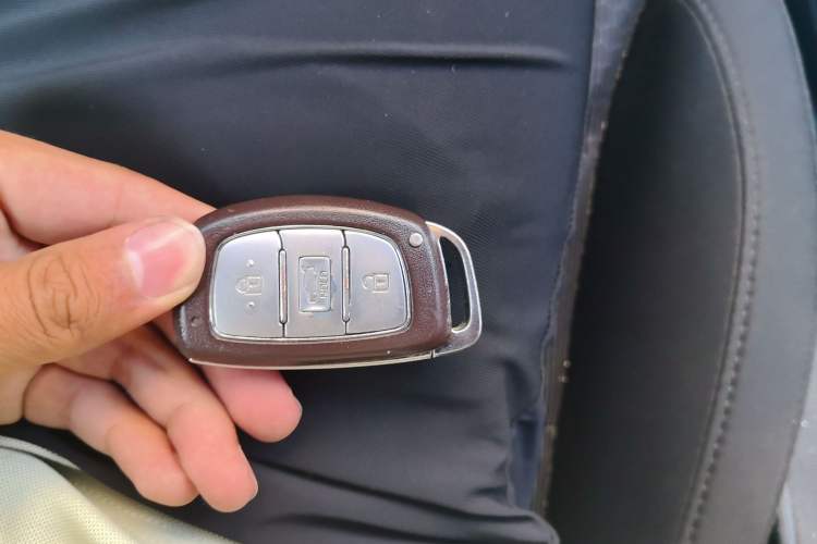 Used Hyundai Elantra (6th Generation / Lingdong) 2016 1.6L Automatic ZhiXuan – Elite Version Vehicle Key