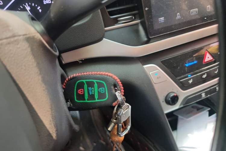 Used Hyundai Elantra (6th Generation / Lingdong) 2016 1.6L Manual ZhiXuan · Dynamic Model Vehicle Key