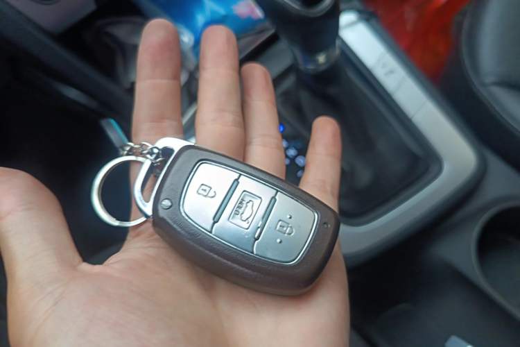 Used Hyundai Elantra (6th Generation / Lingdong) 2016 1.6L Automatic ZhiXuan · Luxury Version Vehicle Key
