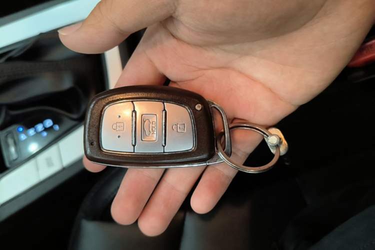 Used Hyundai Elantra (6th Generation / Lingdong) 2016 1.6L Automatic ZhiXuan – Elite Version Vehicle Key