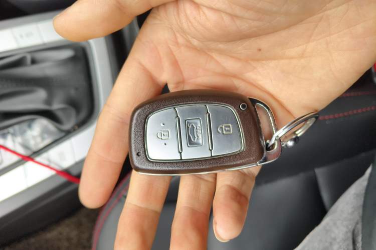 Used Hyundai Elantra (6th Generation / Lingdong) 2016 1.6L Automatic ZhiXuan – Elite Version Vehicle Key