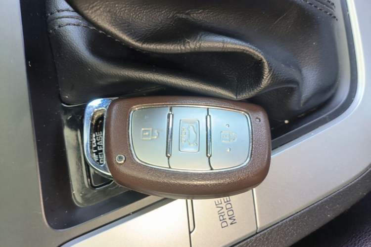 Used Hyundai Elantra (6th Generation / Lingdong) 2016 1.6L Automatic ZhiXuan – Elite Version Vehicle Key