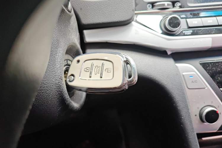 Used Hyundai Elantra (6th Generation / Lingdong) 2016 1.6L Automatic ZhiXuan – Elite Version Vehicle Key