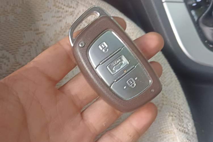Used Hyundai Elantra (6th Generation / Lingdong) 2016 1.6L Automatic ZhiXuan – Elite Version Vehicle Key