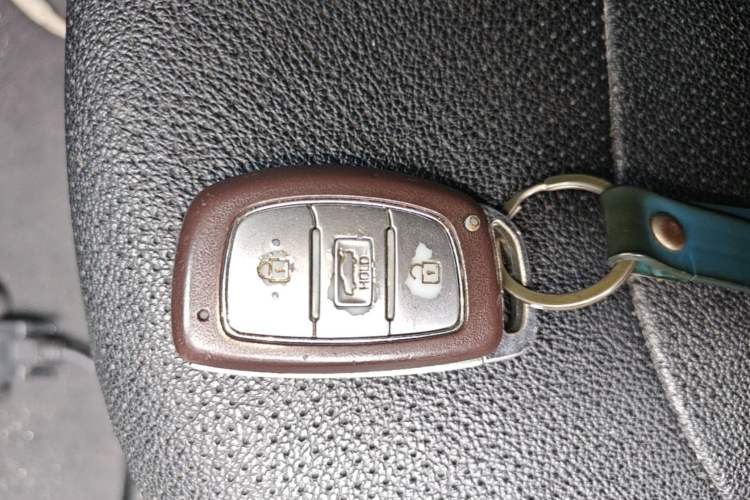 Used Hyundai Elantra (6th Generation / Lingdong) 2016 1.6L Automatic ZhiXuan – Elite Version Vehicle Key