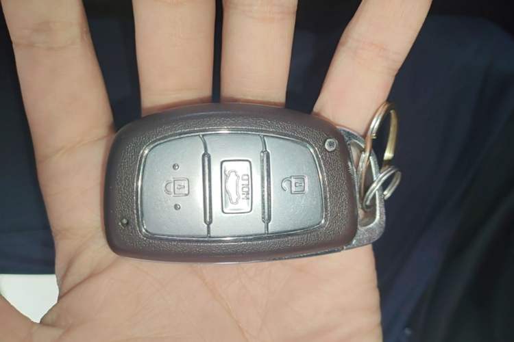 Used Hyundai Elantra (6th Generation / Lingdong) 2016 1.6L Automatic ZhiXuan – Elite Version Vehicle Key