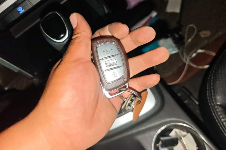 Used Hyundai Elantra (6th Generation / Lingdong) 2016 1.6L Automatic ZhiXuan – Elite Version Vehicle Key