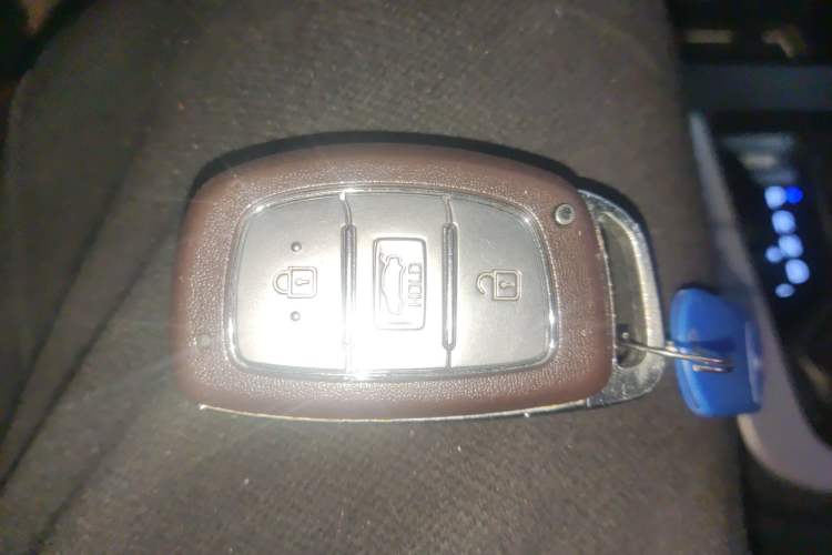 Used Hyundai Elantra (6th Generation / Lingdong) 2016 1.6L Automatic ZhiXuan – Elite Version Vehicle Key