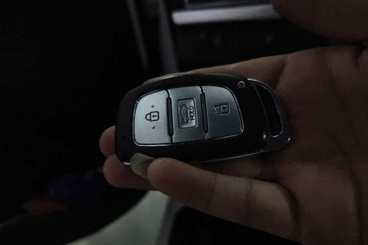 Used Hyundai Elantra (6th Generation / Lingdong) 2016 1.6L Automatic ZhiXuan – Elite Version Vehicle Key