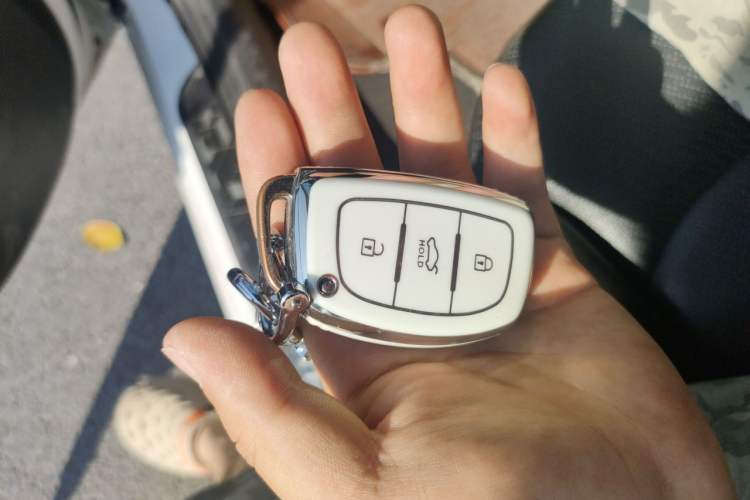Used Hyundai Elantra (6th Generation / Lingdong) 2016 1.6L Automatic ZhiXuan · Flagship Edition Vehicle Key