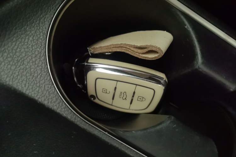 Used Hyundai Elantra (6th Generation / Lingdong) 2016 1.6L Automatic ZhiXuan – Elite Version Vehicle Key