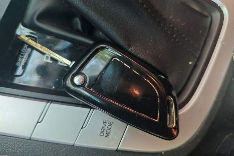 Used Hyundai Elantra (6th Generation / Lingdong) 2016 1.6L Automatic ZhiXuan – Elite Version Vehicle Key