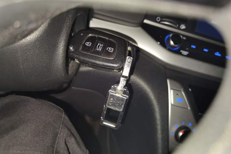 Used Hyundai Elantra (6th Generation / Lingdong) 2016 1.6L Automatic ZhiXuan – Elite Version Vehicle Key