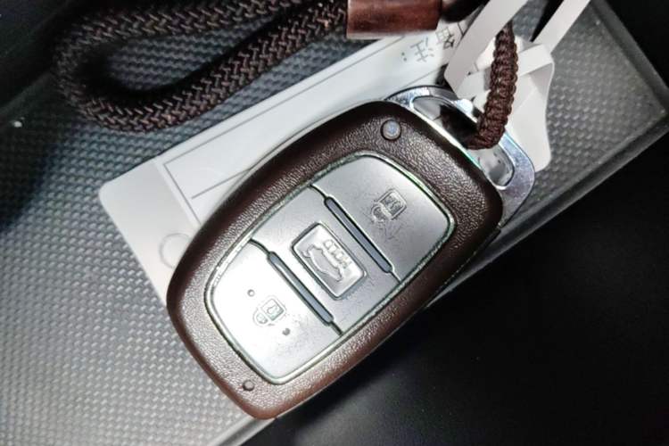 Used Hyundai Elantra (6th Generation / Lingdong) 2016 1.6L Automatic ZhiXuan – Elite Version Vehicle Key