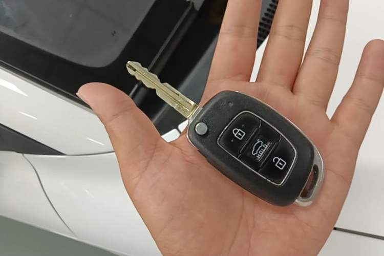 Used Hyundai Elantra (6th Generation / Lingdong) 2016 1.6L Automatic ZhiXuan – Elite Version Vehicle Key