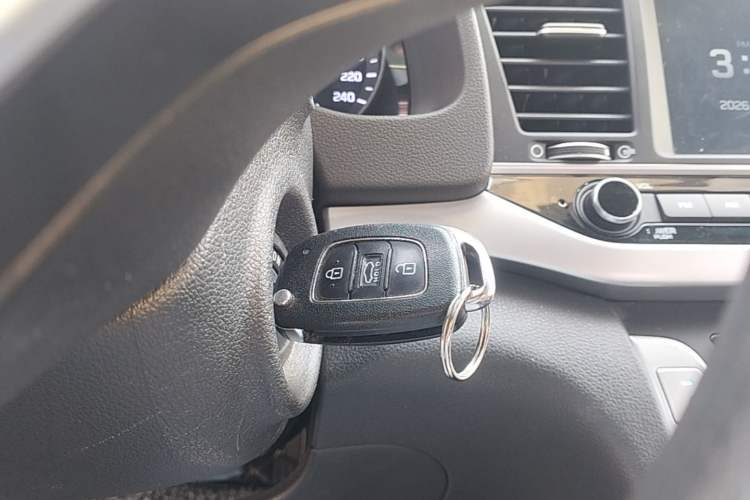Used Hyundai Elantra (6th Generation / Lingdong) 2016 1.6L Automatic ZhiXuan – Elite Version Vehicle Key